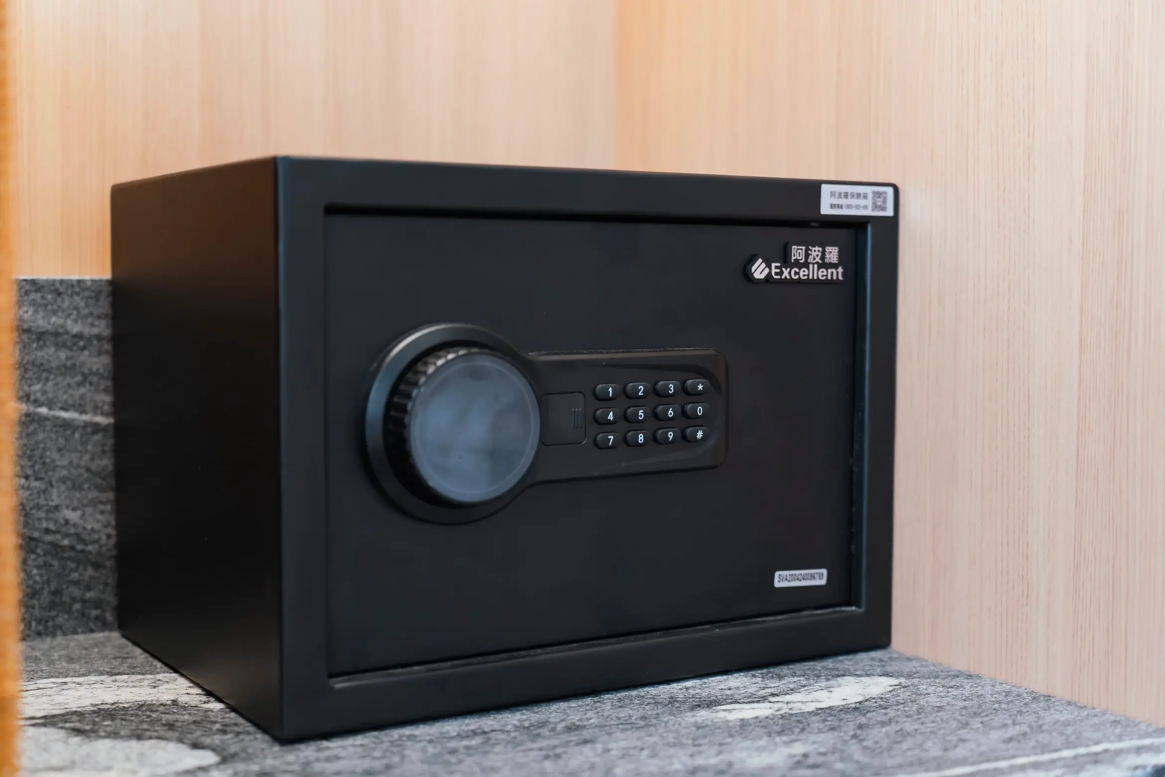  豪華雙人房 超大床或兩小床 有窗