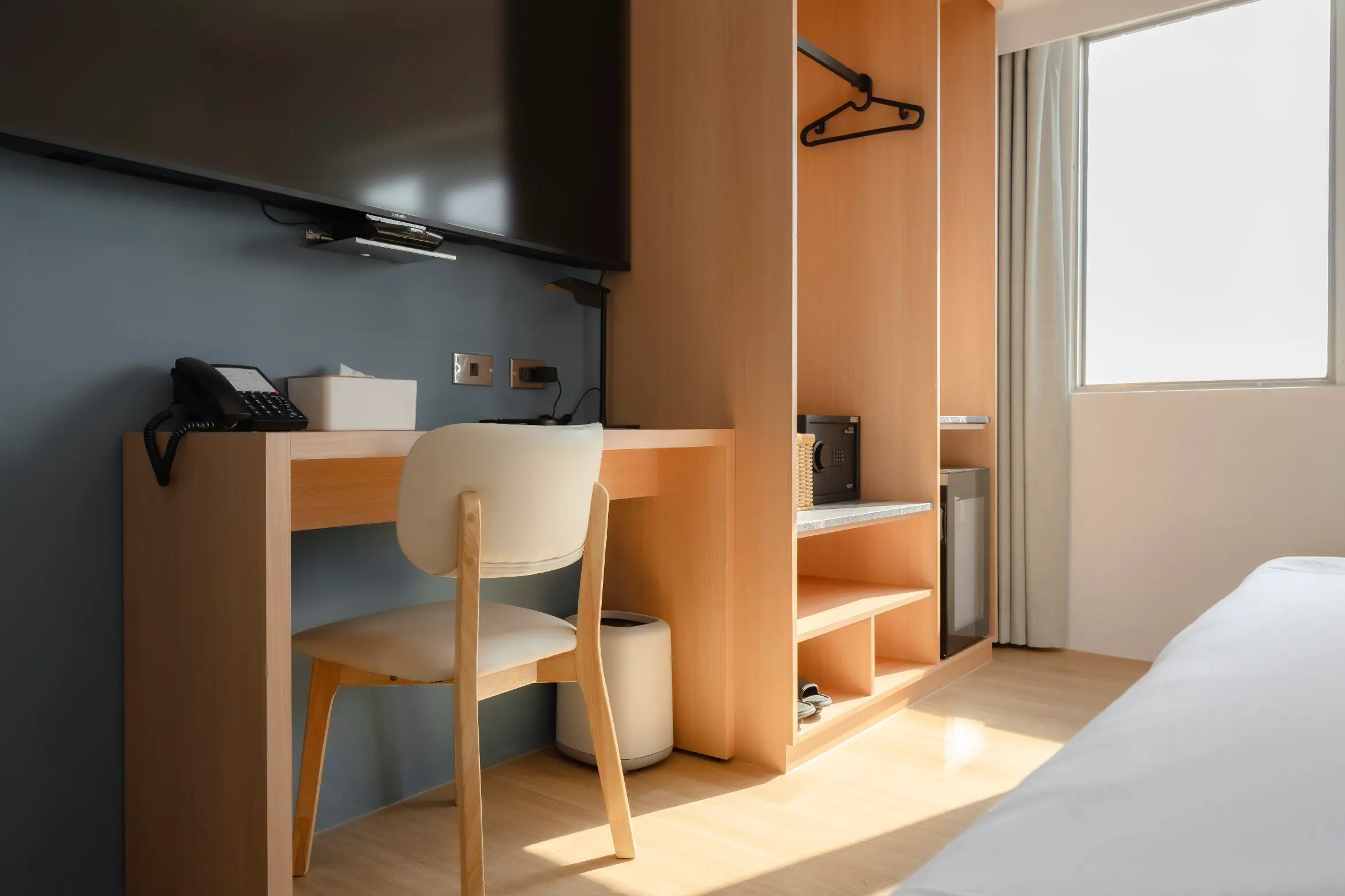  豪華雙人房 超大床或兩小床 有窗