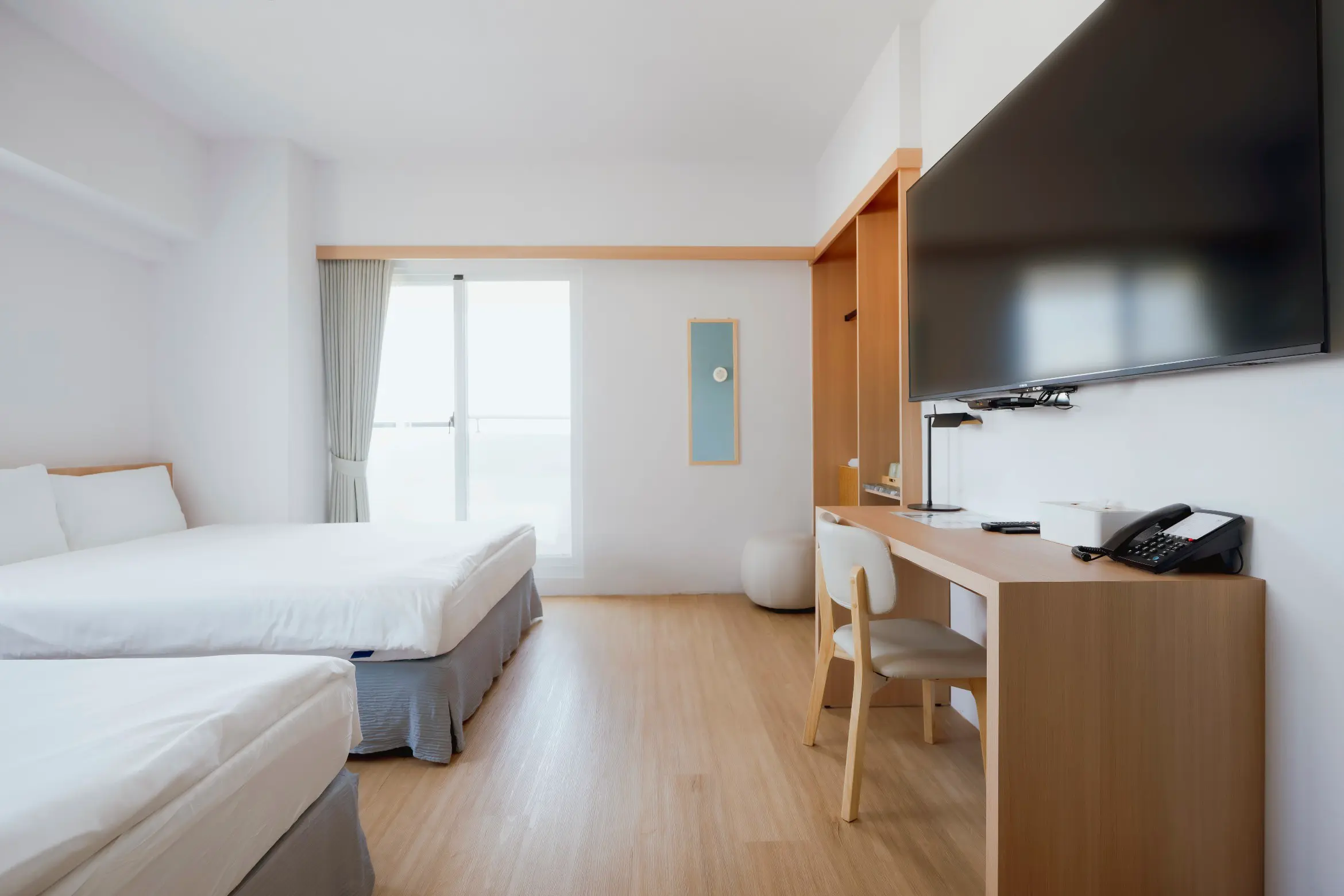 豪華四人房有窗